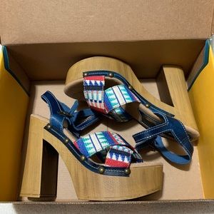 Sbicca Women’s Platform Abriana Blue/Multi Sandal Size 8M